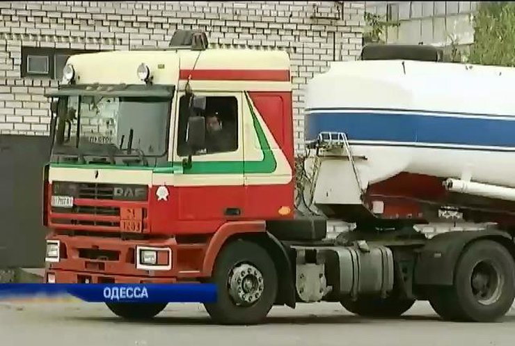Соратники Курченко пытаются украсть бензин из Херсонского НПЗ (видео)