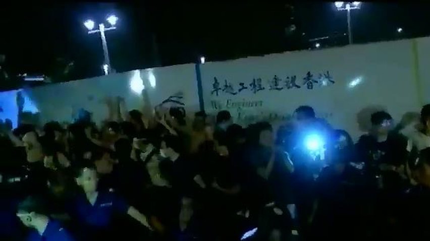У Гонконзі поліція заарештувала та побила півсотні протестувальників