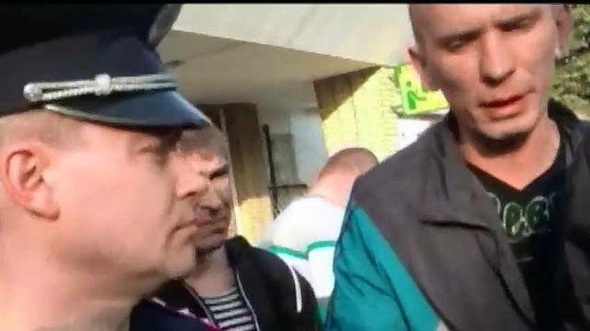 З МВС звільнили 15 тисяч міліціонерів Донбасу: випуск 19:00