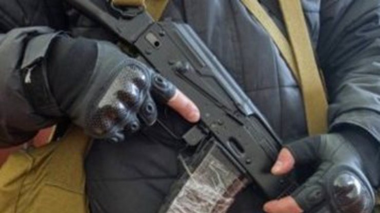 Полторак приказал обеспечить украинских военных новейшим оружием