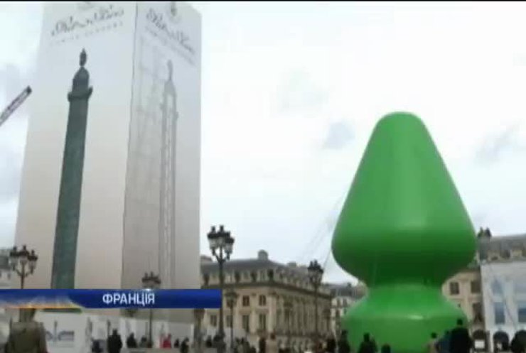 Мешканці Парижа побачили секс-іграшку у новорічній ялинці