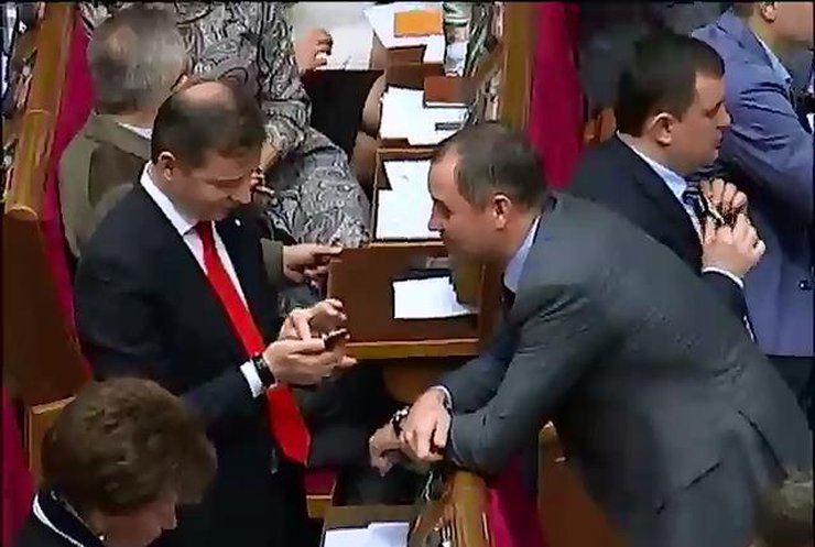 Депутаты увидели в законе про выборы схемы времен Януковича (видео)