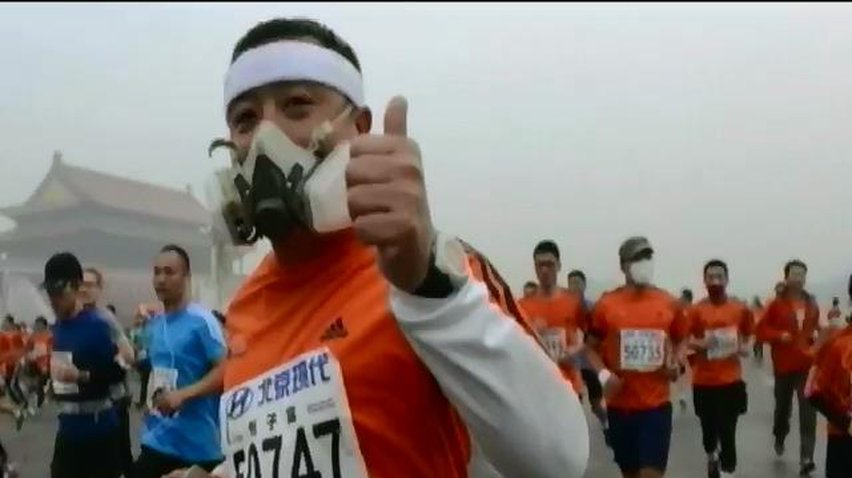 У Пекіні пройшов марафон у масках