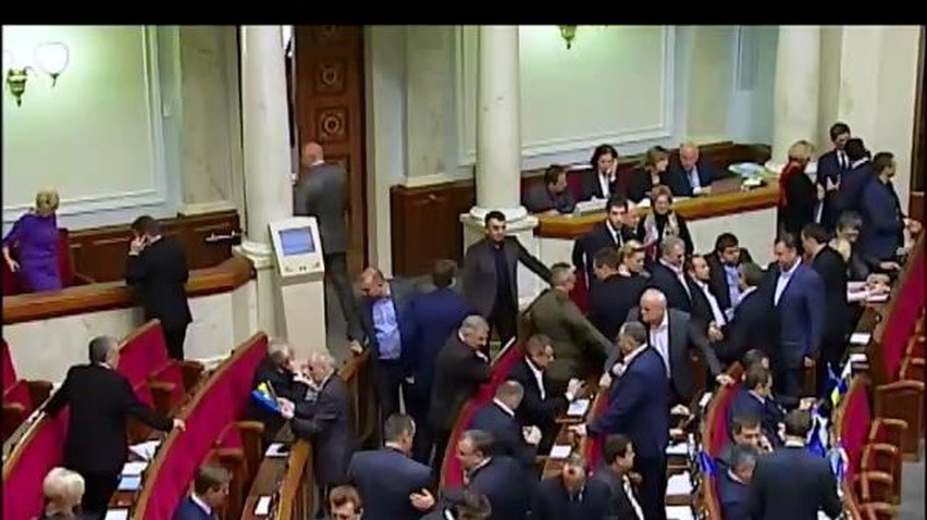 Депутати бояться фальсифікацій при перенесенні виборчих округів на Донбасі (відео)