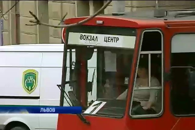 Из-за транспортной реформы жители Львова на поездки тратят вдвое больше денег и времени