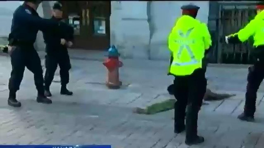 У Канаді затримали чоловіка, який вийшов за обмеження біля меморіалу військовим