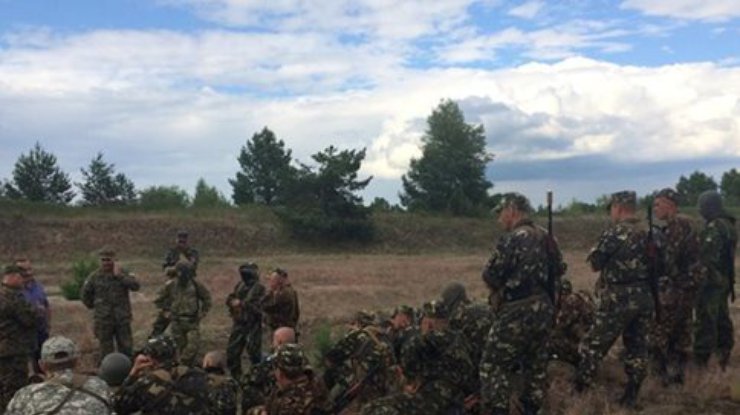 112 бойцов Нацгвардии попали в окружение под Смелым Луганской области