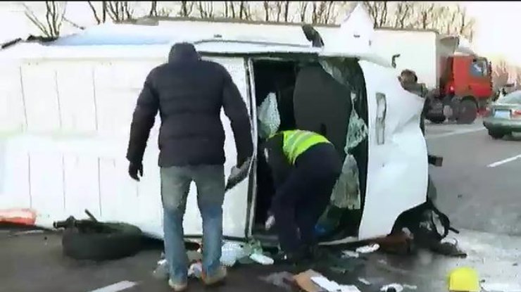 В аварії авто, що везло бюлетені троє людей загинули, п’ятеро травмовані