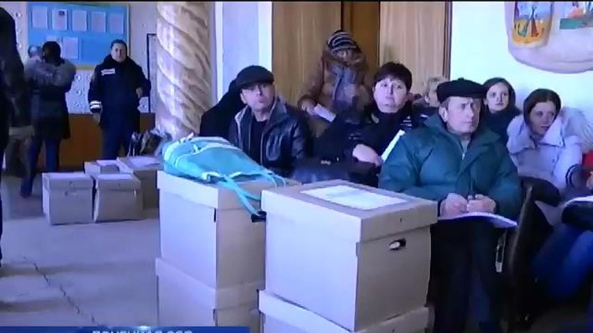 В Волновахе кандидатам в депутаты добавили до тысячи голосов (видео)