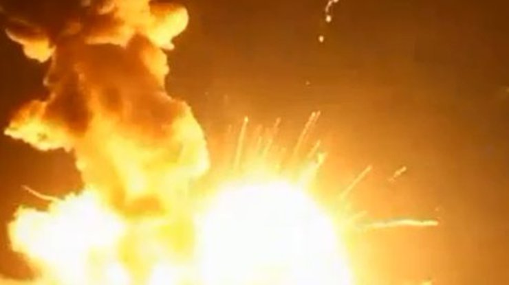 В США во время запуска взорвалась ракета Antares (фото, видео)