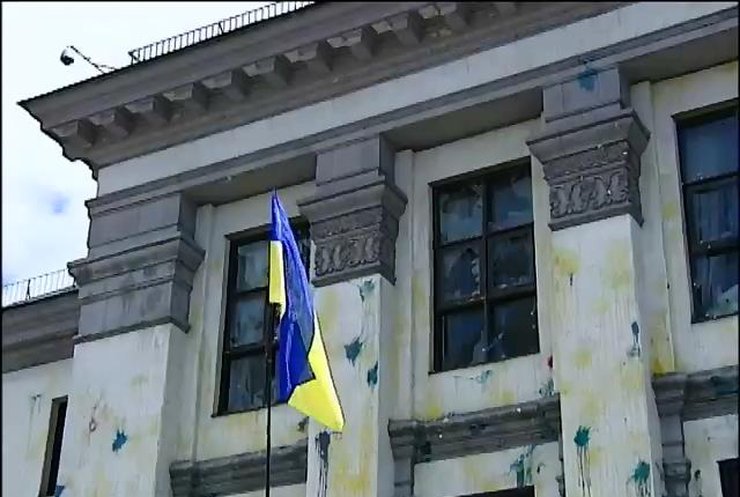 Москва відкрила кримінальну справу за напад на посольство Росії у Києві