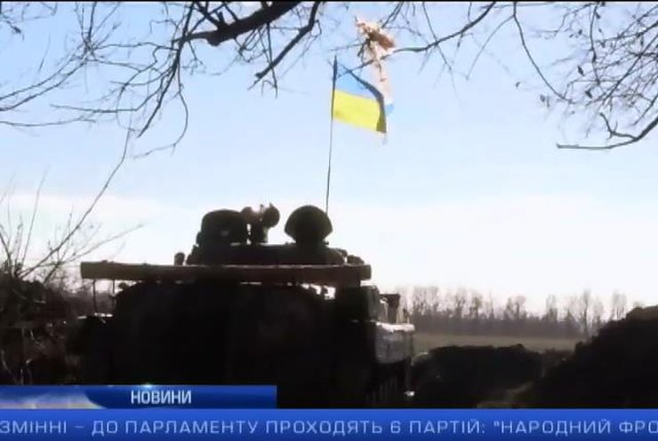 Вночі українські позиції на Донбасі обстріляли 40 разів: випуск 11:00