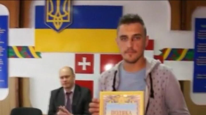 У Луцьку нагородили героя за затримання двох вбивць (відео)