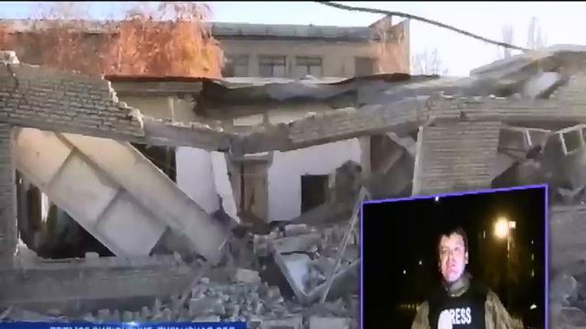 В поселке Тошковка террористы разбомбили школу (видео)