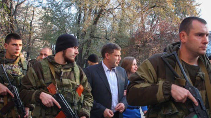 На Донбассе завершился "фарс под дулами танков и автоматов"