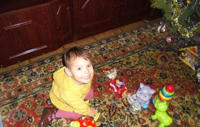Трехлетнего Ванечку поможет  приблизить к жизни без инвалидной коляски срочная операция