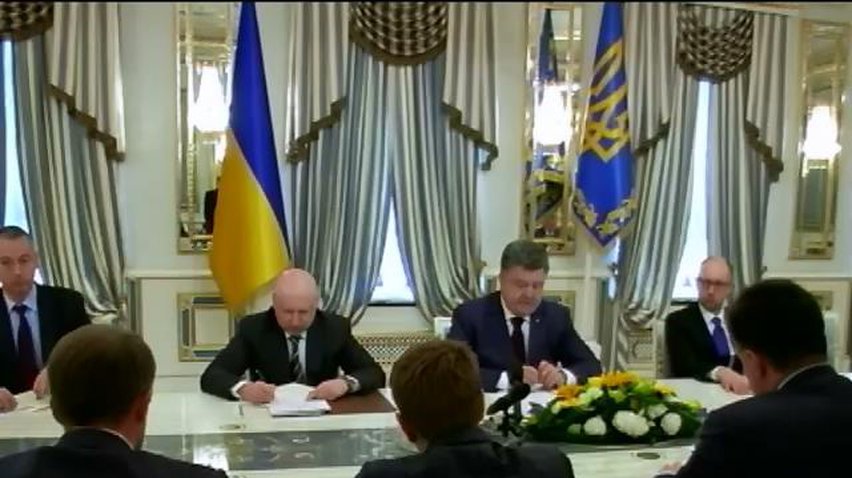 Порошенко: псевдовибори на Донбасі загрожують мирному процесу в Україні