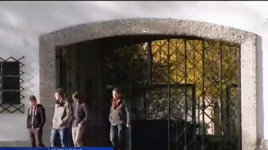 Браму з Дахау могли викрасти для колекціонера