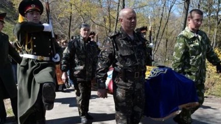 За время "режима прекращения огня" на Донбассе погибли 100 военных
