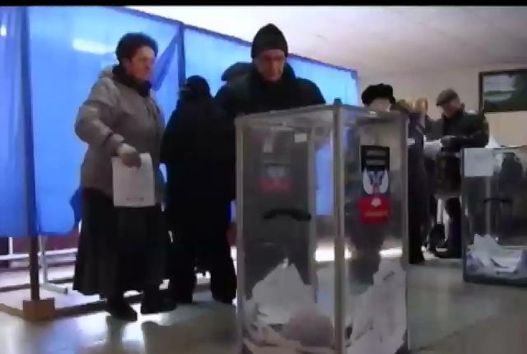 СБУ заборонила в'їзд в Україну спостерігачам, які були на псевдовиборах