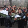 В Донецке похоронили убитых снарядом школьников (фото)