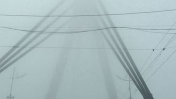 Киев окутал туман: реакция соцсетей (фото, видео)