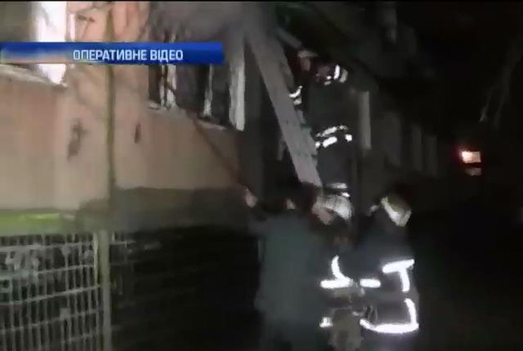 В Харкові згоріли двоє людей через необережне куріння