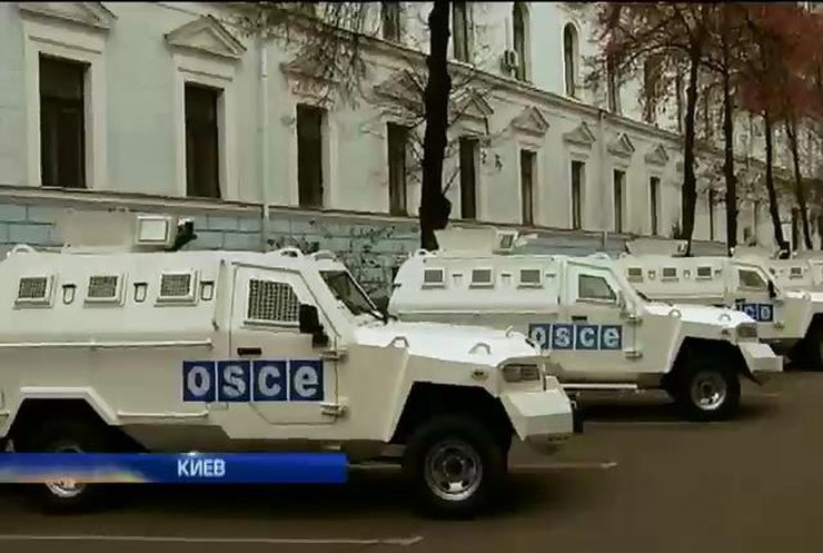 Порошенко подарил миссии ОБСЕ 10 бронированных машин