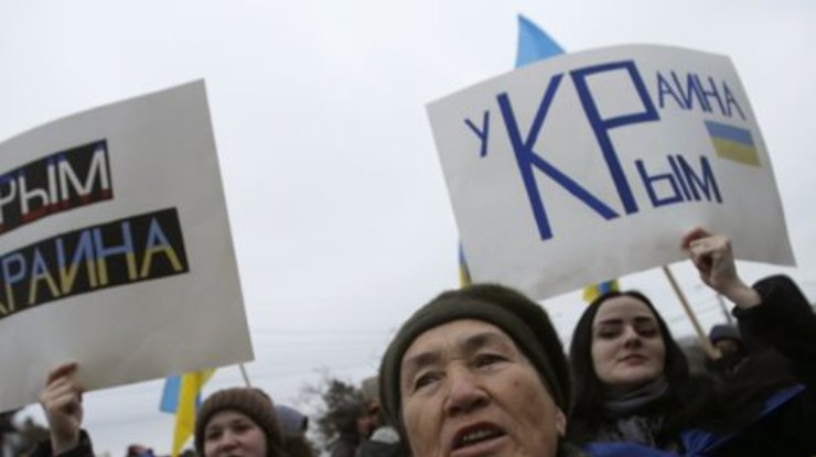 В Крыму "полиция" задерживает людей неславянской внешности
