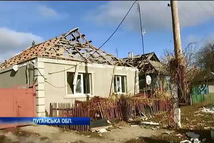У селищах Донбасу ховаються від обстрілів у підвалах