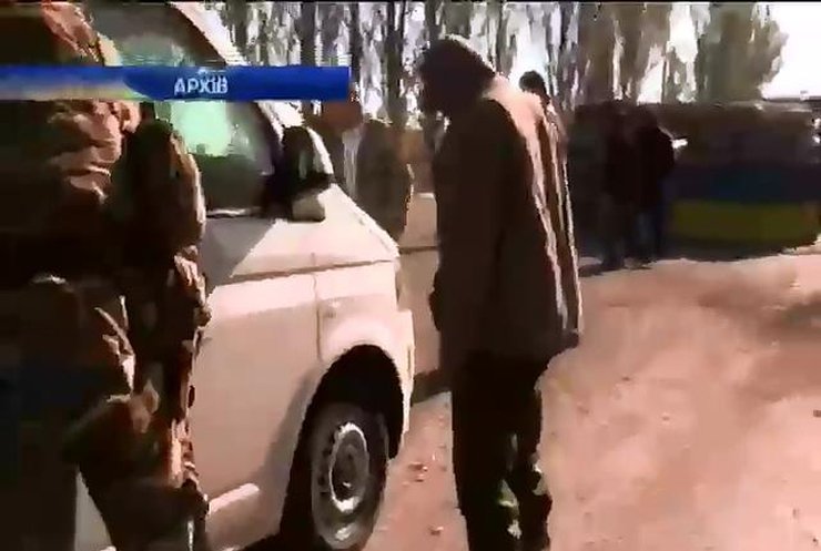700 військових залишаються у полоні терористів