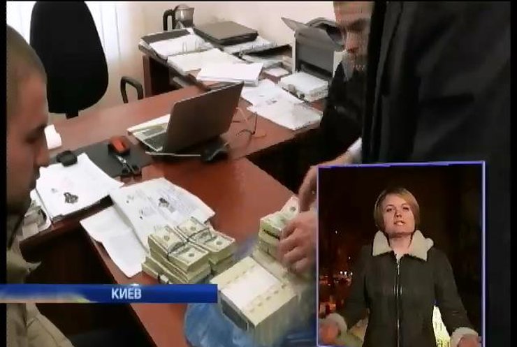 Генпрокуратура нашла у чиновника Минобороны 400 тыс. долларов