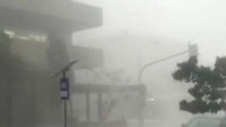 На Брисбен обрушился сильнейший за 30 лет ураган (фото)