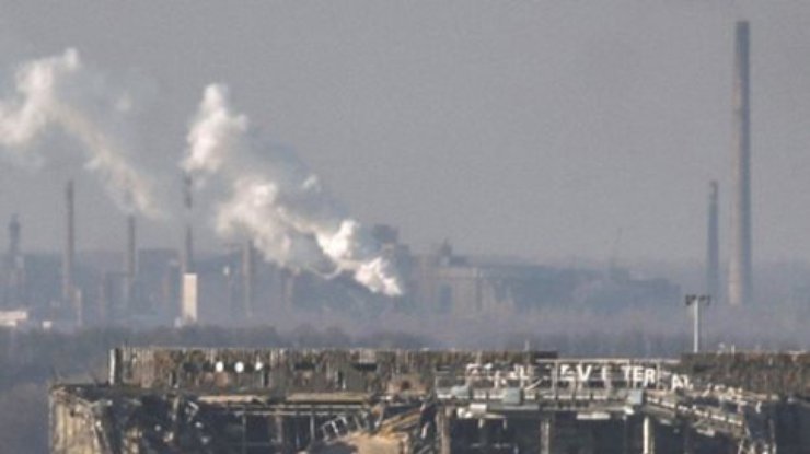 Киборги отбивают танковые атаки на аэропорт Донецка