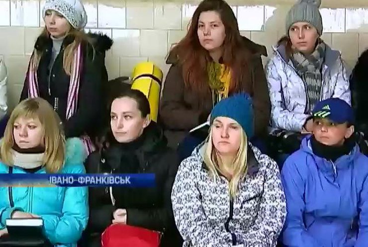 Жінки Івано-Франківська вчаться захищати Батьківщину
