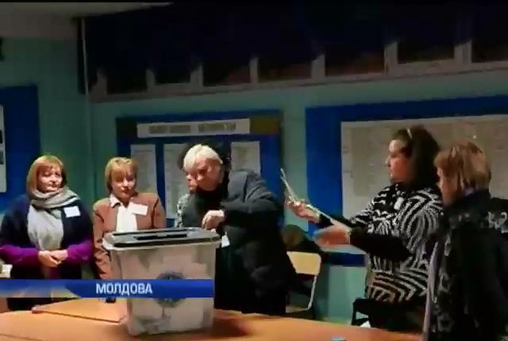 На виборах у Молдові лідирує проросійська партія