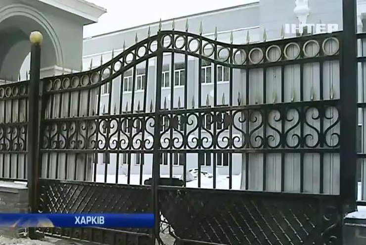 Вибухом у Харкові вибило вікна у адмінбудівлі
