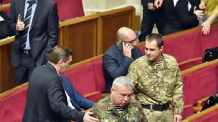 Депутаты поделили комитеты в Раде: большинство у Порошенко