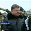 Армейцы от Порошенко получили 100 единиц военной техники