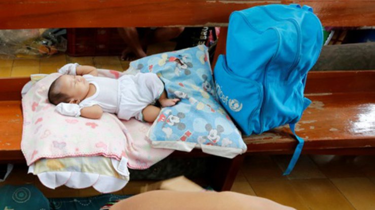 Тайфун заставил более 1 млн филиппинцев покинуть дома