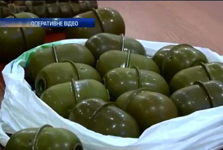 У Дніпропетровську військовий продавав гранати та патрони