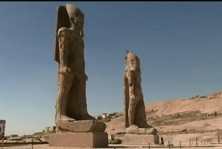 У місті Луксорі відновили статую фараона Аменхотепа III