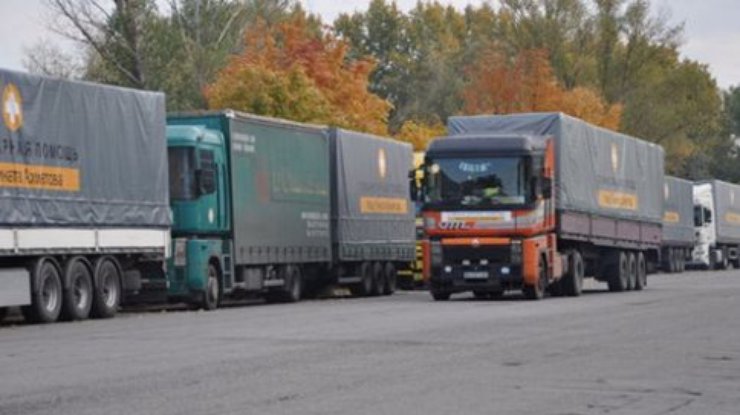 Штаб Ахметова просит Порошенко пропустить грузовики