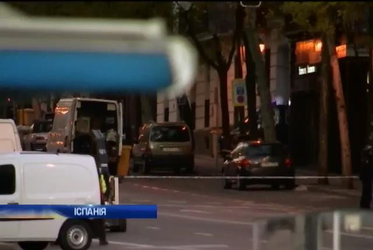 Офіс консерваторів Іспанії протаранили вантажівкою