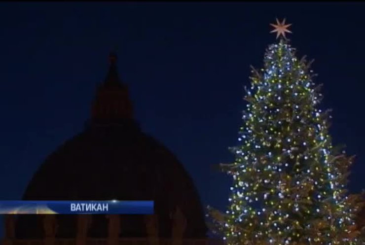 У Ватикані відкрили різдвяну ялинку