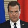 Медведев бросился помогать оккупированному Донбассу