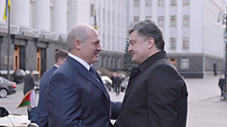 Лукашенко пообещал за сутки выполнить любую просьбу Порошенко