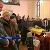 Чернівці прощалися з волонтером Романом Шлюсарем