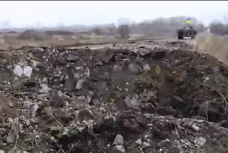 Терористи замінували поля біля села Жовте