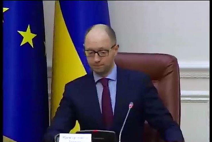 Яценюк закликав Міненерго вирішити проблему з вугіллям
